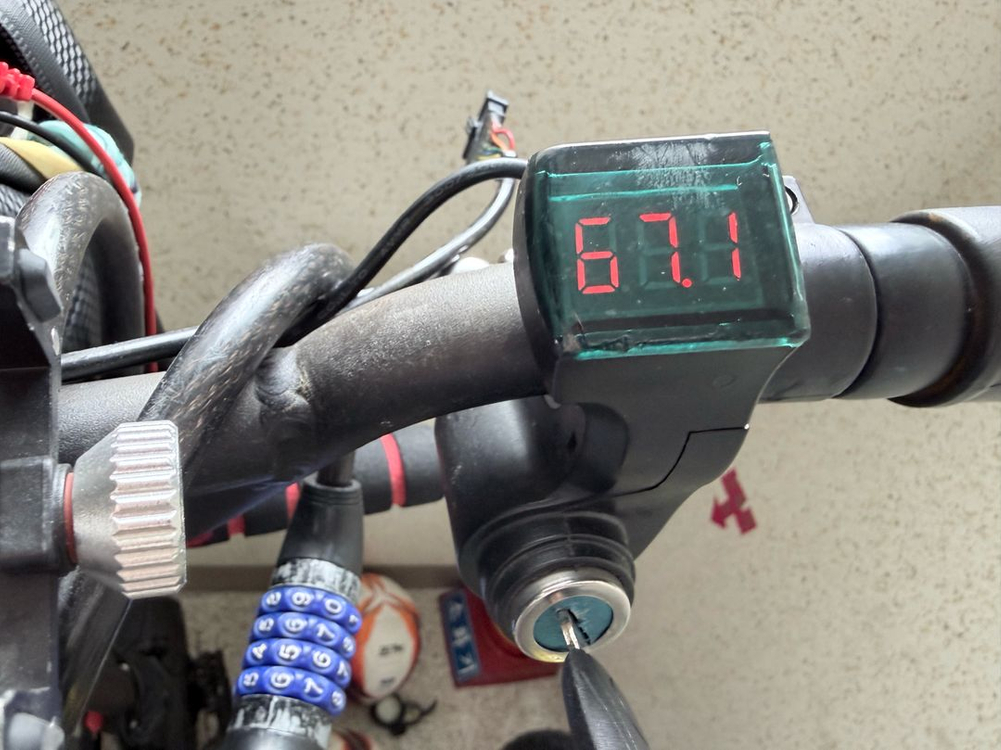 듀얼트론 울트라 전동킥보드 이미지