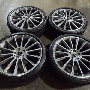 벤츠 W213 E350 마차 20인치 정품 휠타이어 이미지