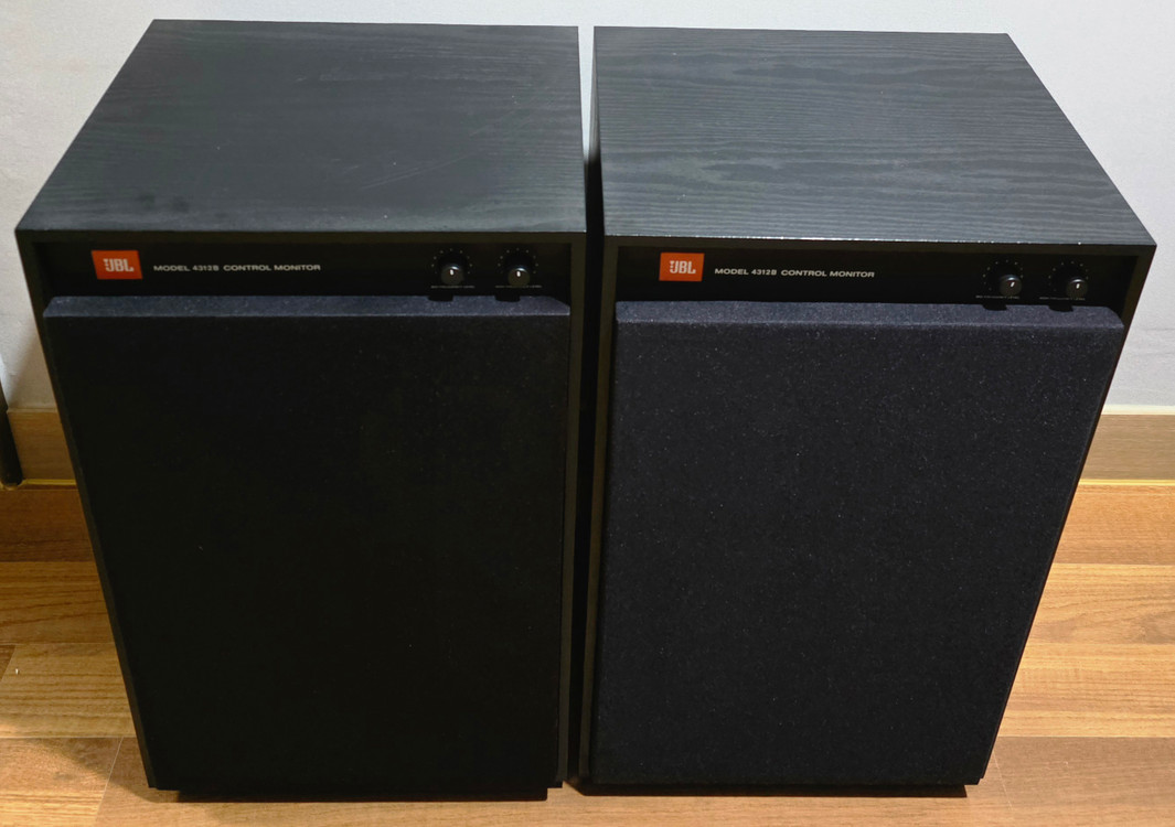 JBL 스피커 4312B 판매합니다 이미지