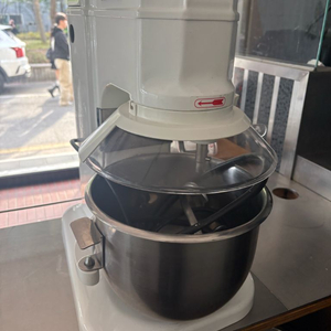 그랜드우성 제과제빵 반죽기 믹서기 LBH-073B 이미지