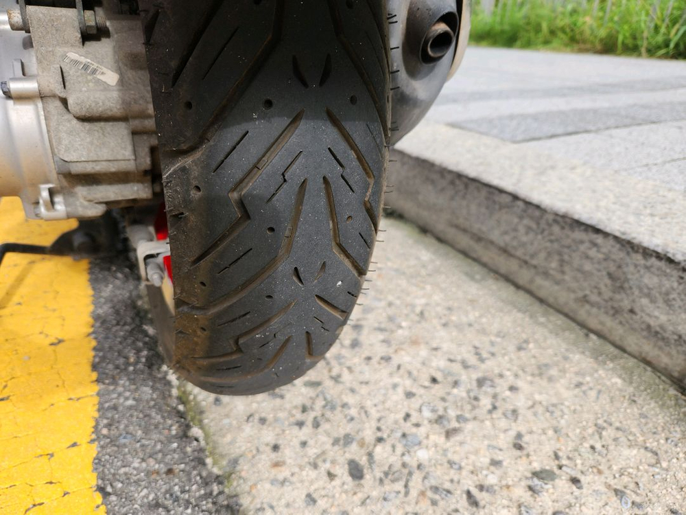 2022년식 베스파 프리마베라 레드에디션 탑박스튜닝 이미지