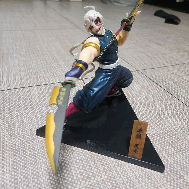 우즈이 텐겐 귀멸의 칼날 피규어 이미지