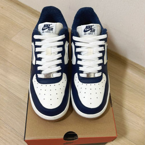 [250] 나이키 에어포스 1 07 네이비 미드나잇 운동화 이미지