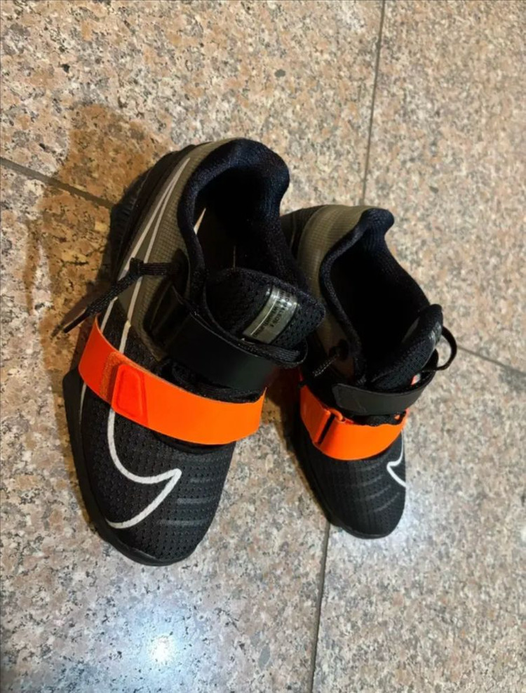 5.5 사이즈 로말레오4 역도화 판매합니다 이미지