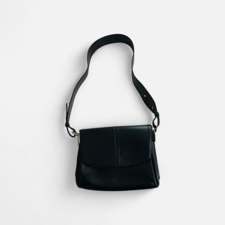 킨더살몬 레이아 플리츠백 레이아백 파사드패턴 가방 숄더백 낫띵리튼 미닛뮤트 투티에 르메메 분크 토트백 이미지