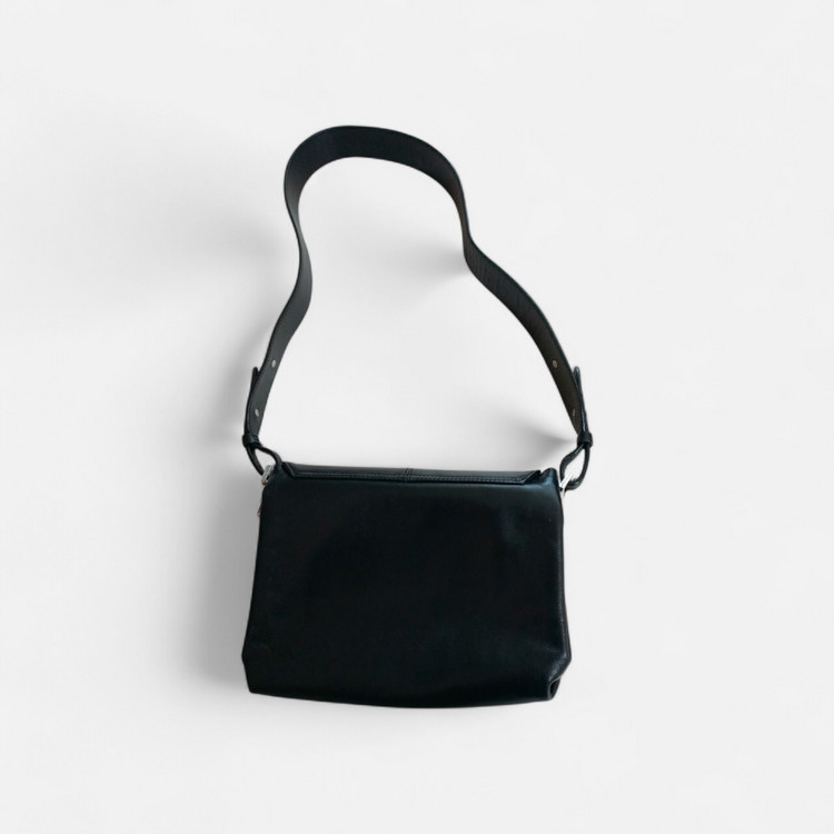 킨더살몬 레이아 플리츠백 레이아백 파사드패턴 가방 숄더백 낫띵리튼 미닛뮤트 투티에 르메메 분크 토트백 이미지