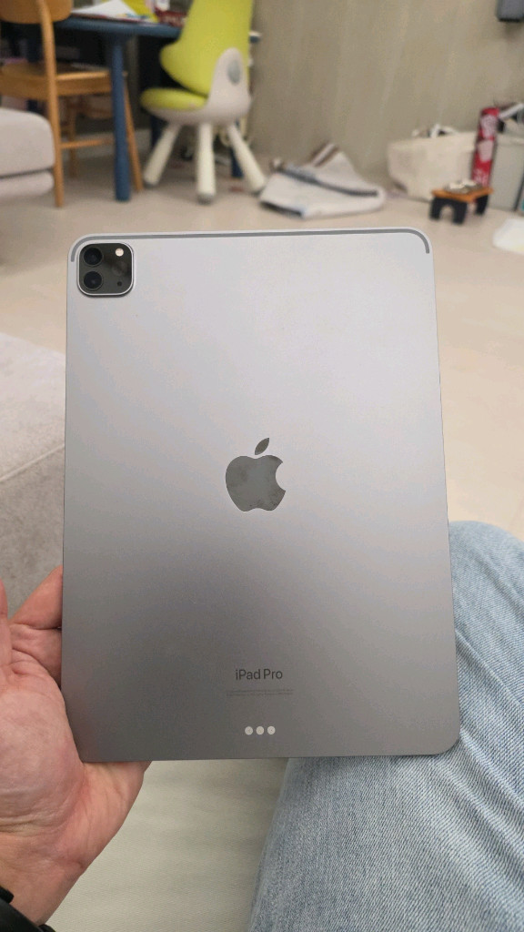 아이패드프로 11 4세대 M2 + 애플펜슬2세대 + 로지텍 콤보터치 케이스 이미지