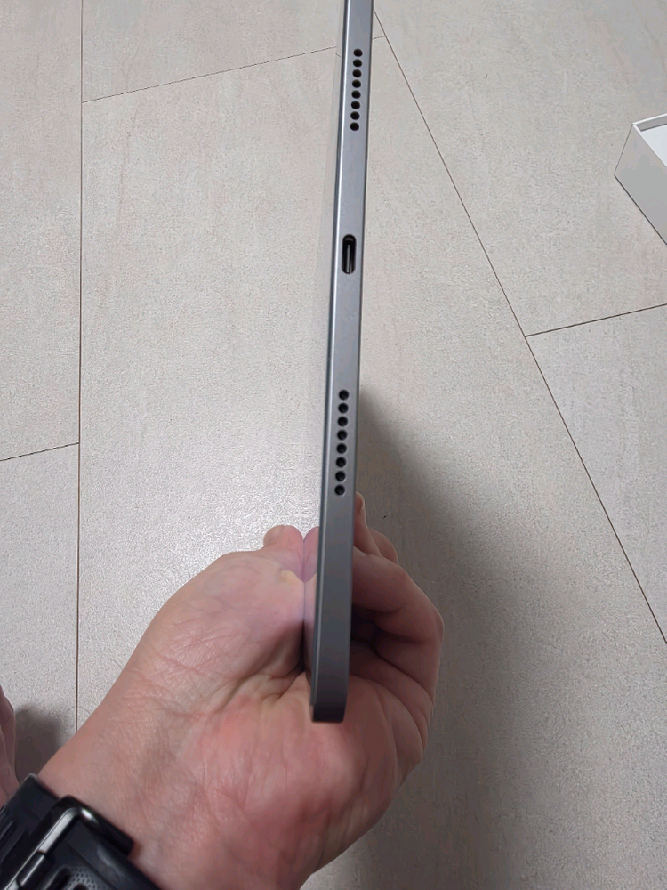 아이패드프로 11 4세대 M2 + 애플펜슬2세대 + 로지텍 콤보터치 케이스 이미지