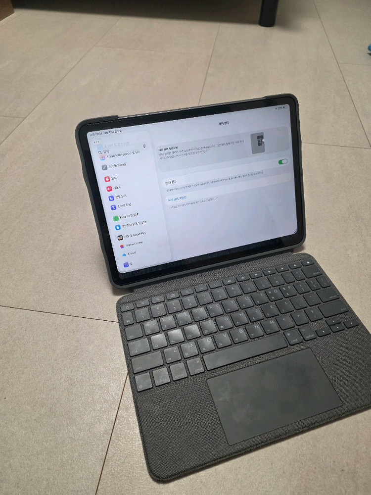아이패드프로 11 4세대 M2 + 애플펜슬2세대 + 로지텍 콤보터치 케이스 이미지