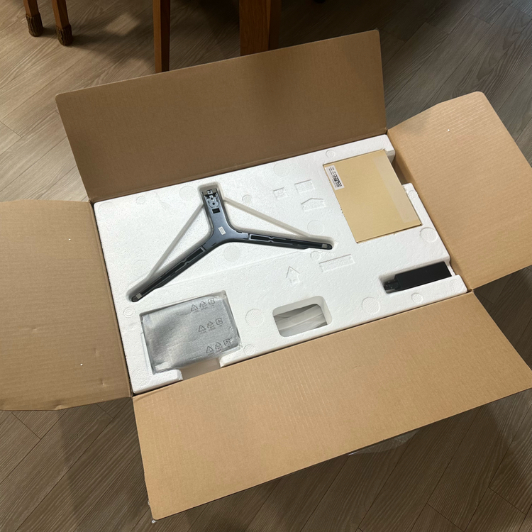 삼성 32인치 모니터 C32JG54 + 델 모니터암 msa14 이미지