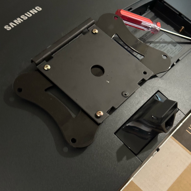 삼성 32인치 모니터 C32JG54 + 델 모니터암 msa14 이미지