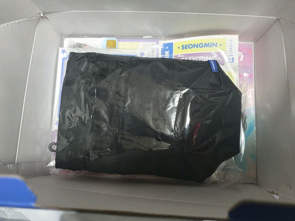 크래비티 1기 팬클럽 키트 이미지