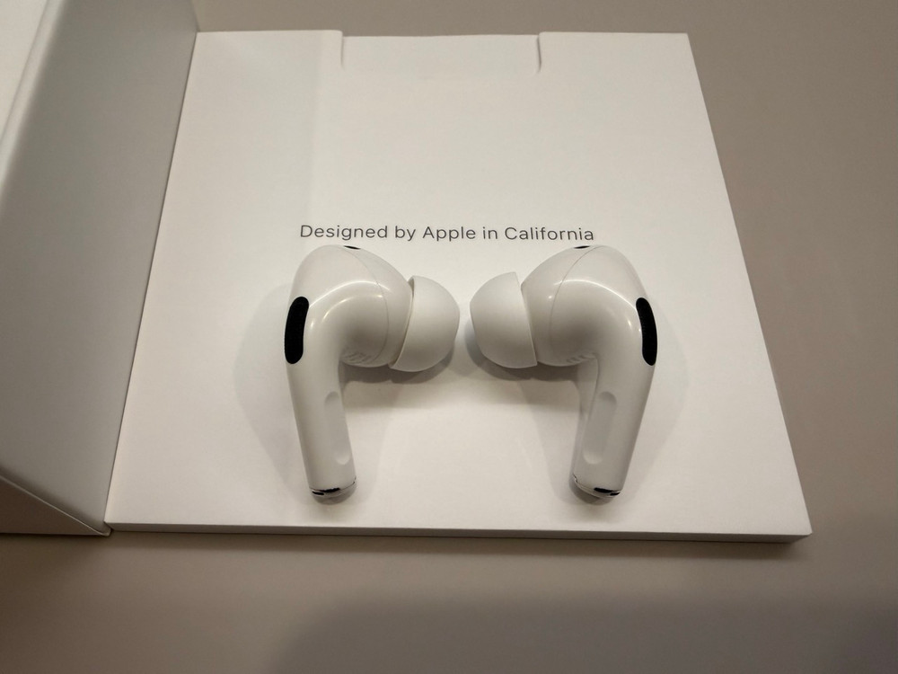 에어팟 프로 2세대 라이트닝 S급 풀박스 이미지