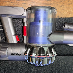 Dyson V6 다이슨 무선청소기 본체 이미지