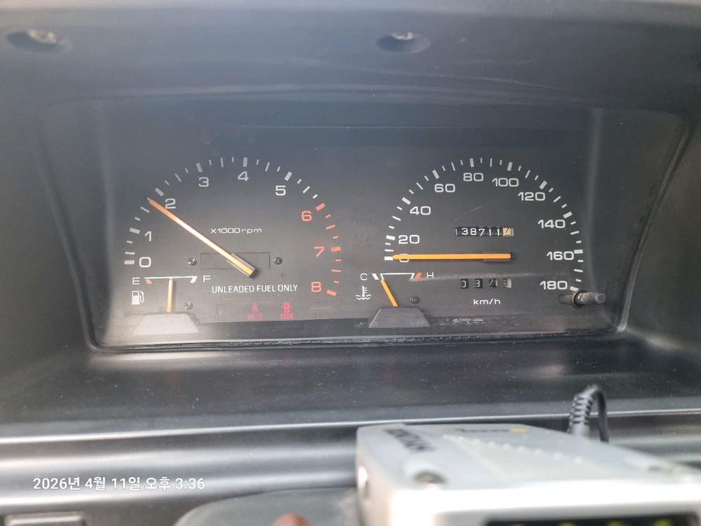 프라이드 빨강색 1996년산 올드카 이미지