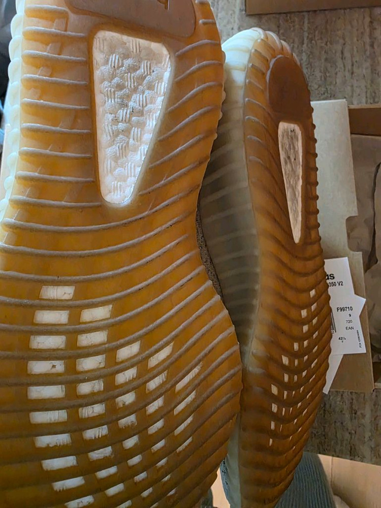 아디다스 이지 부스트 350 V2 세서미 275 사이즈 이미지