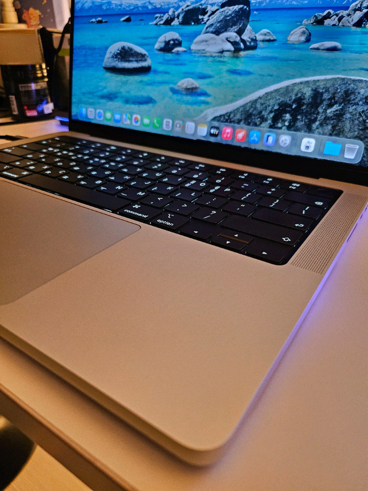 M1 맥북 프로 14인치 32g 1TB 판매 이미지