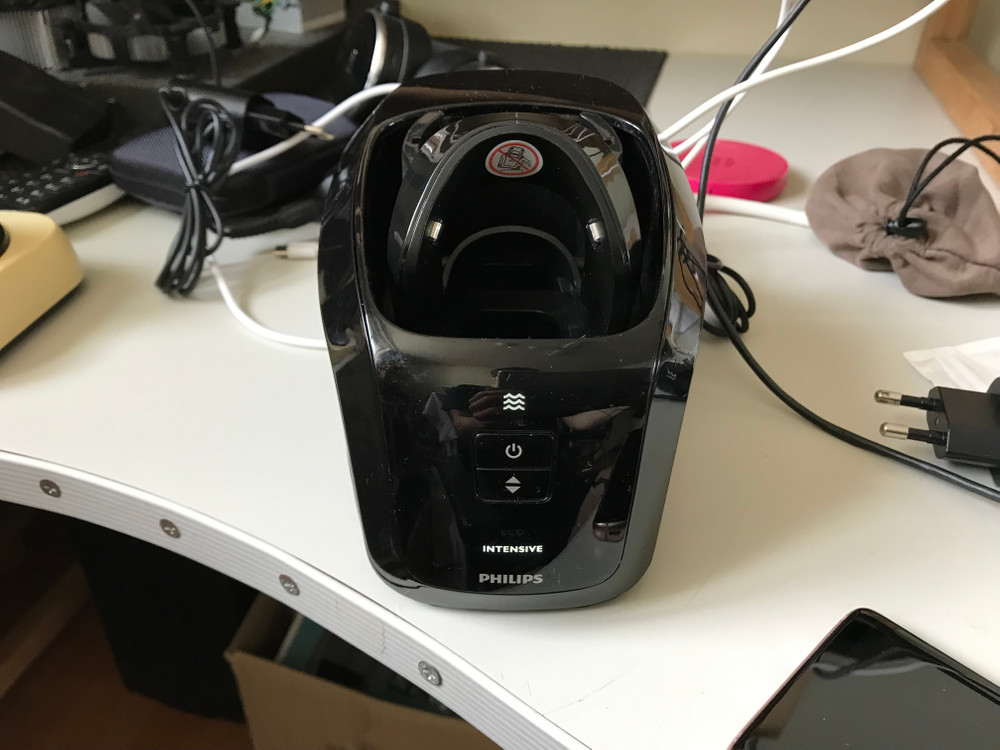 [제목] 필립스 면도기 세척&충전 스테이션 RQ1008 (호환 아답터 포함) 이미지