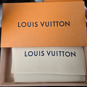 루이비통 지피 웰렛 모노그램 푸시아 이미지