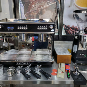 엑스포바 크렘 오닉스 커피머신 메조전자동그라인더 포함 이미지