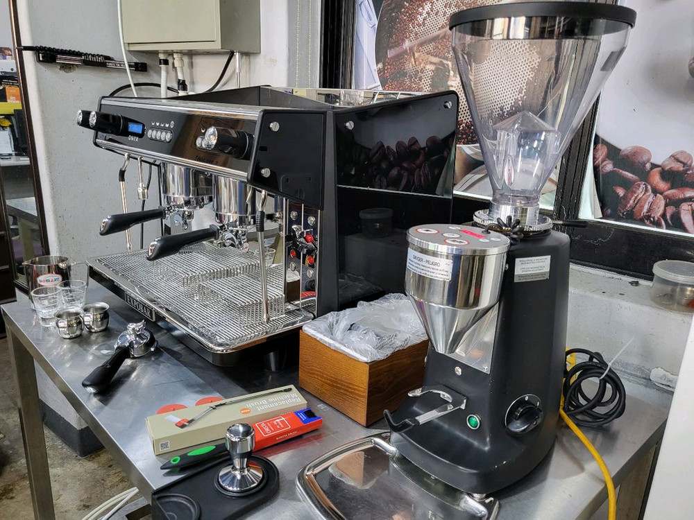 엑스포바 크렘 오닉스 커피머신 메조전자동그라인더 포함 이미지