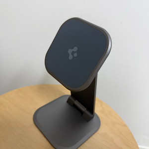 슈피겐 원탭 이젤 마그네틱 거치대 이미지