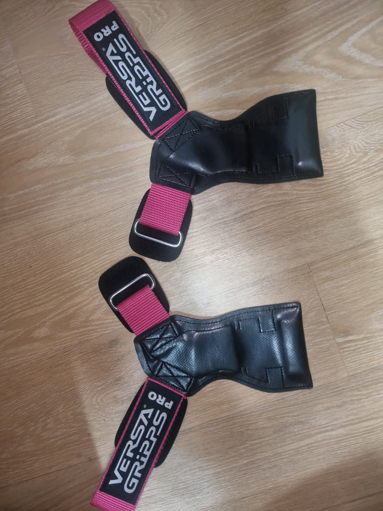 베르사그립 프로 PRO 리프팅 그립 L사이즈 블랙/핑크 헬스 스트랩 정품인증서 같이 드려요사이즈는 홈페이지 참고부탁 이미지