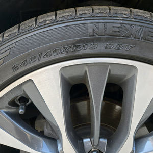 19인치 휠 및 타이어 셋트 -> 17인치 휠(검은색) 및 타이어셋트 있으신분 교환 원해요.. 이미지