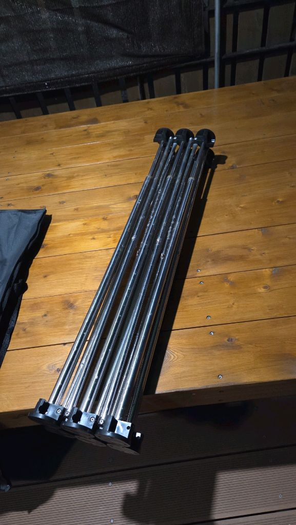 이동식 작업 선반 다리 거치대 텔레스토픽 접이식 거치대. 이미지