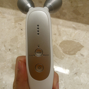 홈케어 미용기기 메디큐브 에이지알 이미지