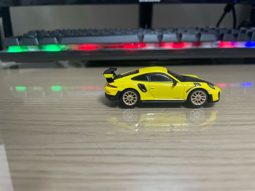 (오늘까지만 판매)미니지티 포르쉐 911 gt2rs 옐로우 급처 이미지