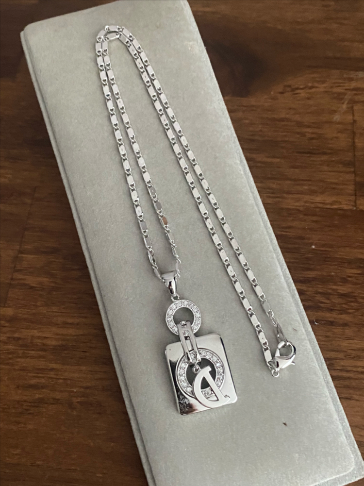 악세서리 목걸이 귀걸이 팔찌 세트 이미지