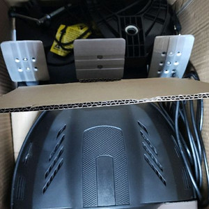 레이싱휠 세트 t300rs gt에디션 이미지