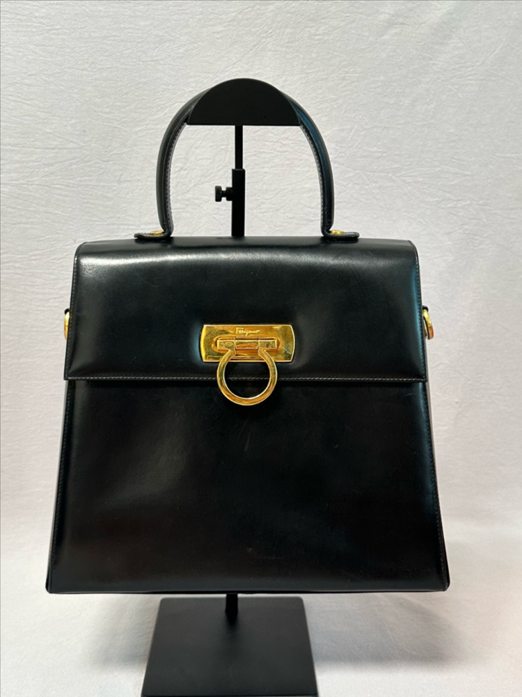 페라가모 블랙 토트백 + 스트랩 간치니 탑핸들 켈리백 이미지
