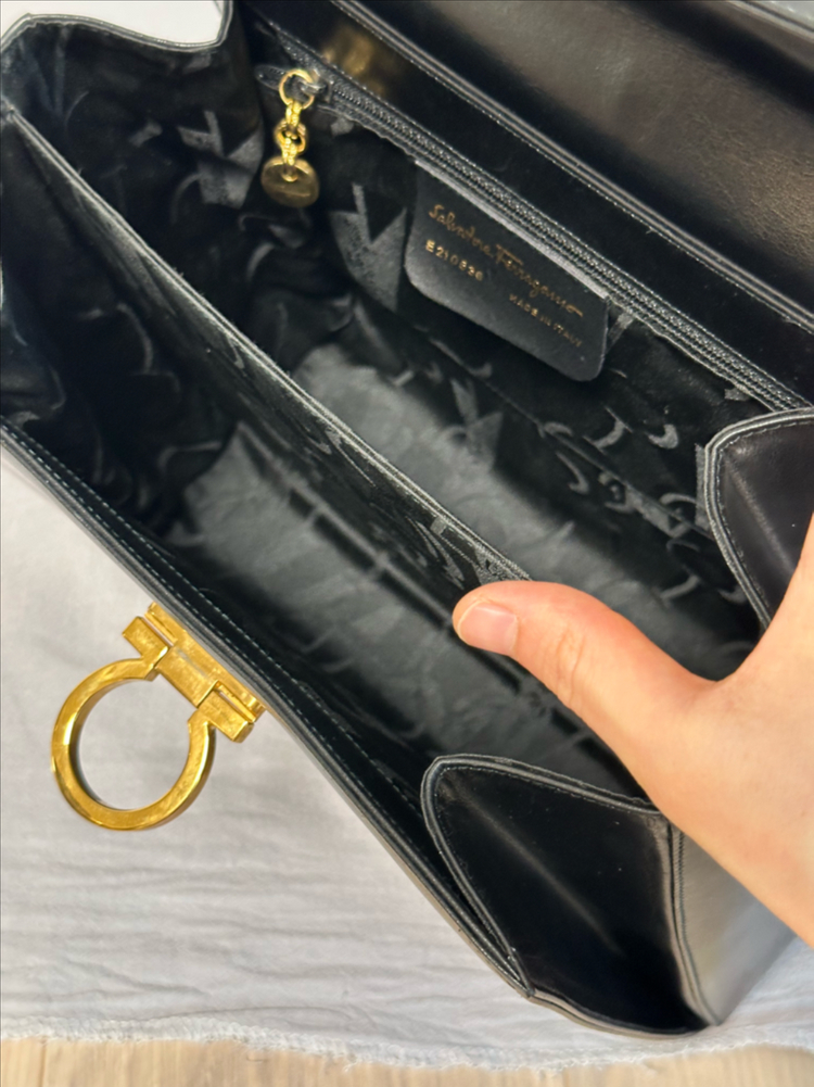 페라가모 블랙 토트백 + 스트랩 간치니 탑핸들 켈리백 이미지