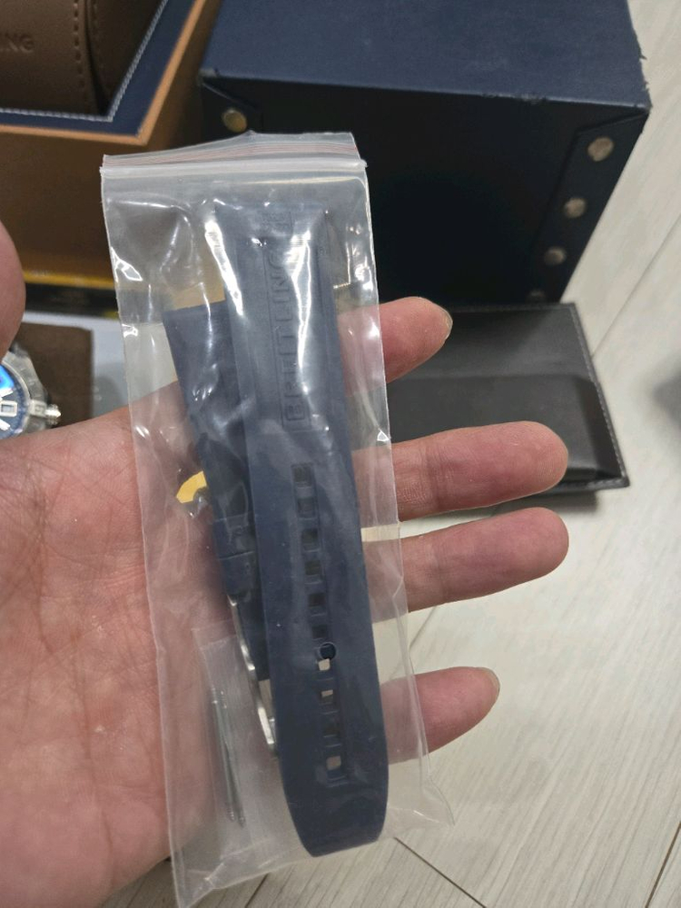 브라이틀링 어벤져2 GMT 44 청판 풀세트 이미지