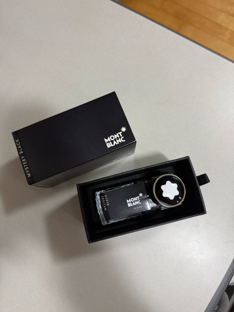 몽블랑 마이스터스튁 146 만년필 + 몽블랑 펜케이스(3구) + 잉크 이미지