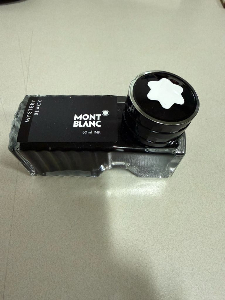 몽블랑 마이스터스튁 146 만년필 + 몽블랑 펜케이스(3구) + 잉크 이미지