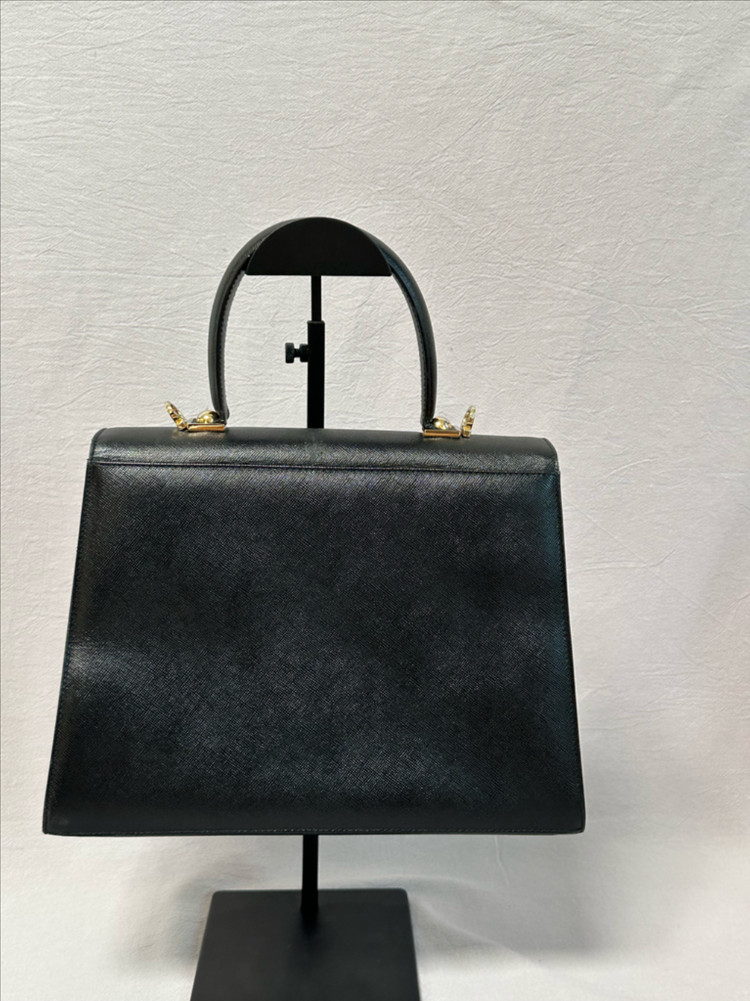 페라가모 블랙 토트백 + 스트랩 간치니 탑핸들 켈리백 사피아노 이미지