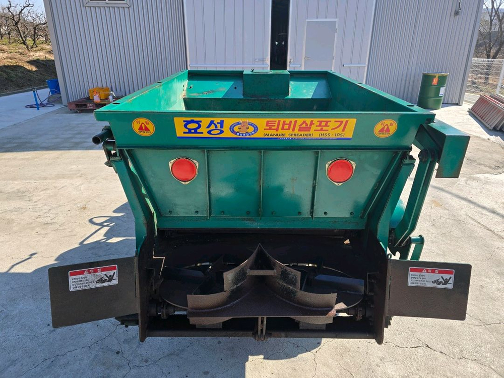 판매물품 : 아세아 운반차 겸용 퇴비살포기 판매지역 : 경북 경산 판매가격 : 590만원아세아 운반차 겸용 퇴비살 이미지