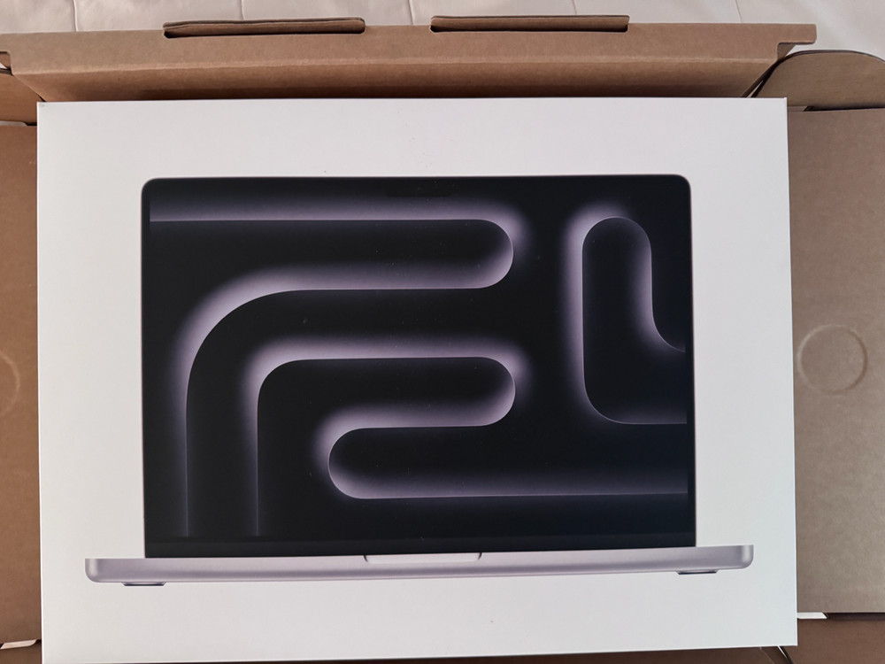 맥북 프로 14인치 M5 Pro 15코어 CPU / 16코어 GPU 램24Gb, SSD 1TB 이미지