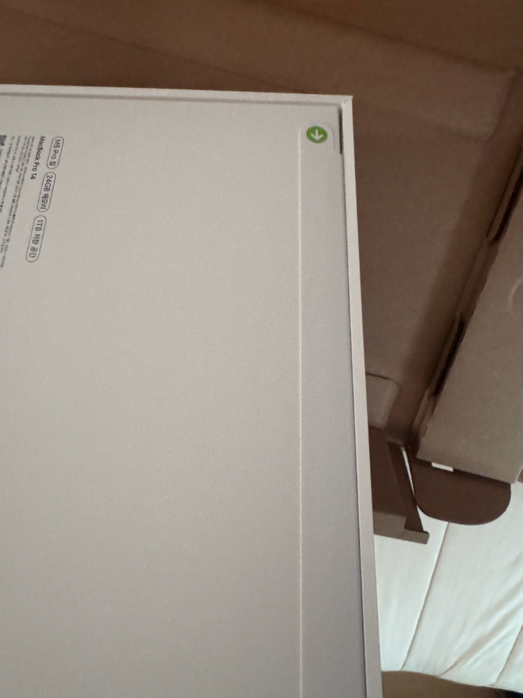 맥북 프로 14인치 M5 Pro 15코어 CPU / 16코어 GPU 램24Gb, SSD 1TB 이미지