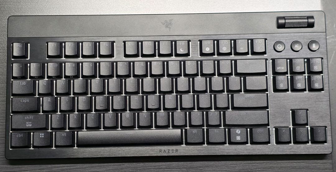 레이저 블랙위도우v4 로우프로파일 텐키리스 오렌지축 이미지