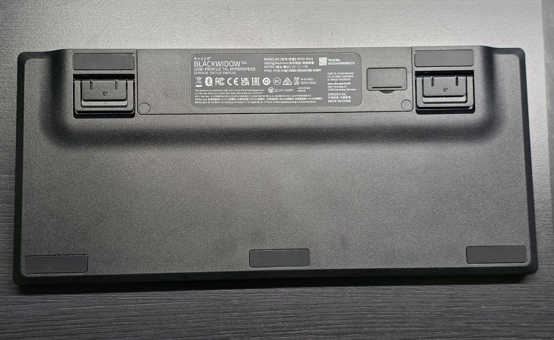 레이저 블랙위도우v4 로우프로파일 텐키리스 오렌지축 이미지