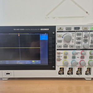 텍트로닉스 tbs2104 오실로스코프 이미지