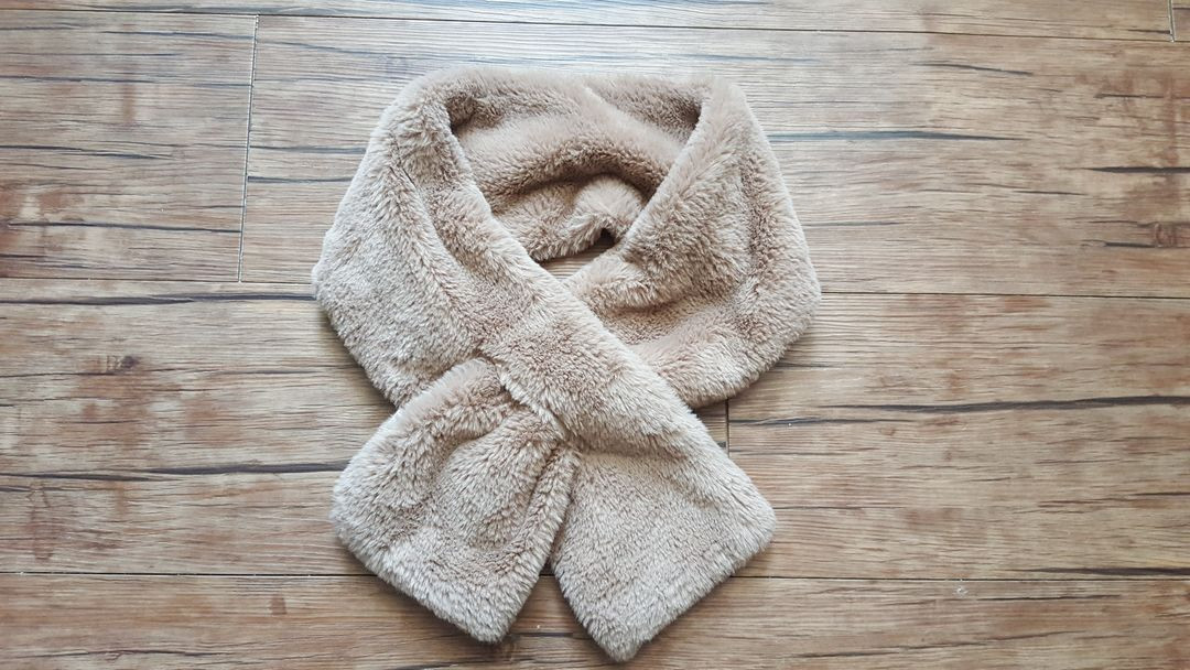 퍼 숄더 머플러 목도리 이미지