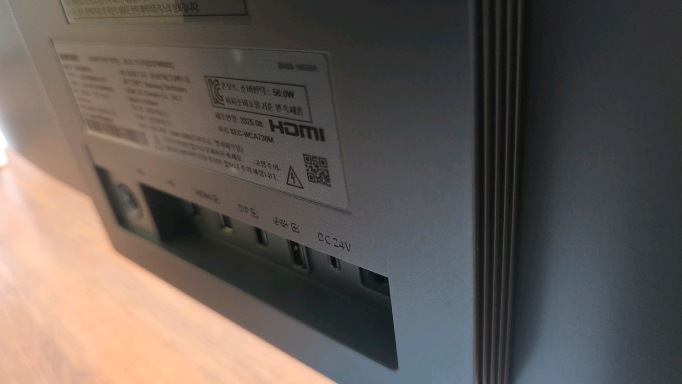 삼성m9 스마트모니터 oled 4k 165hz 이미지