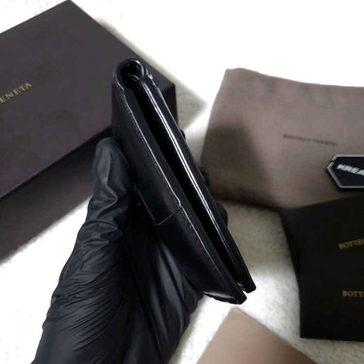[신형/크림판] 보테가베네타 카세트 반지갑 이미지