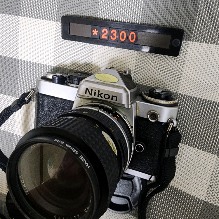 니콘 FE 실버바디 35-70 줌렌즈 필름카메라 이미지