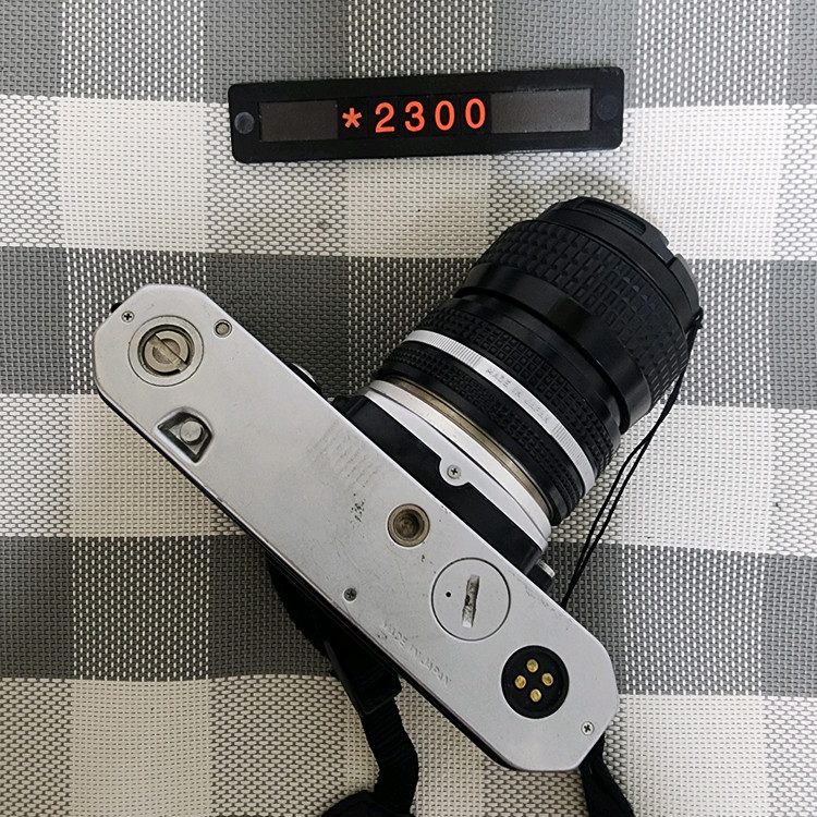 니콘 FE 실버바디 35-70 줌렌즈 필름카메라 이미지